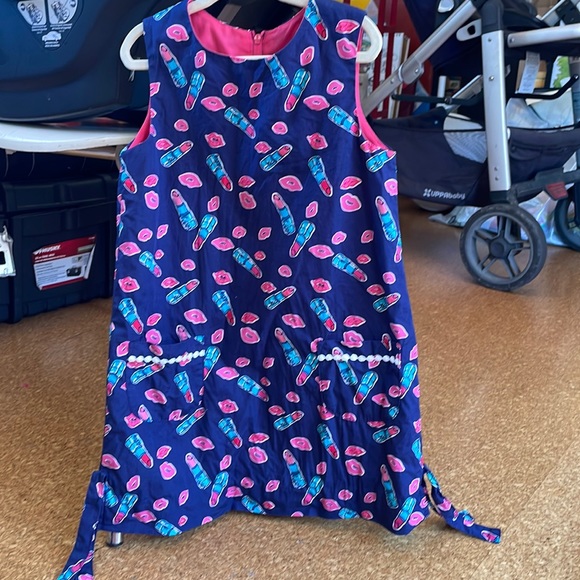 Lilly Pulitzer Other - Like New Lilly Pulitzer Shift Dress Lipstick & Lip Print